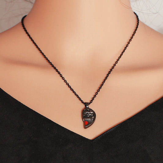 Punk Retro Skull Pendant Halloween Necklace Heart-shaped