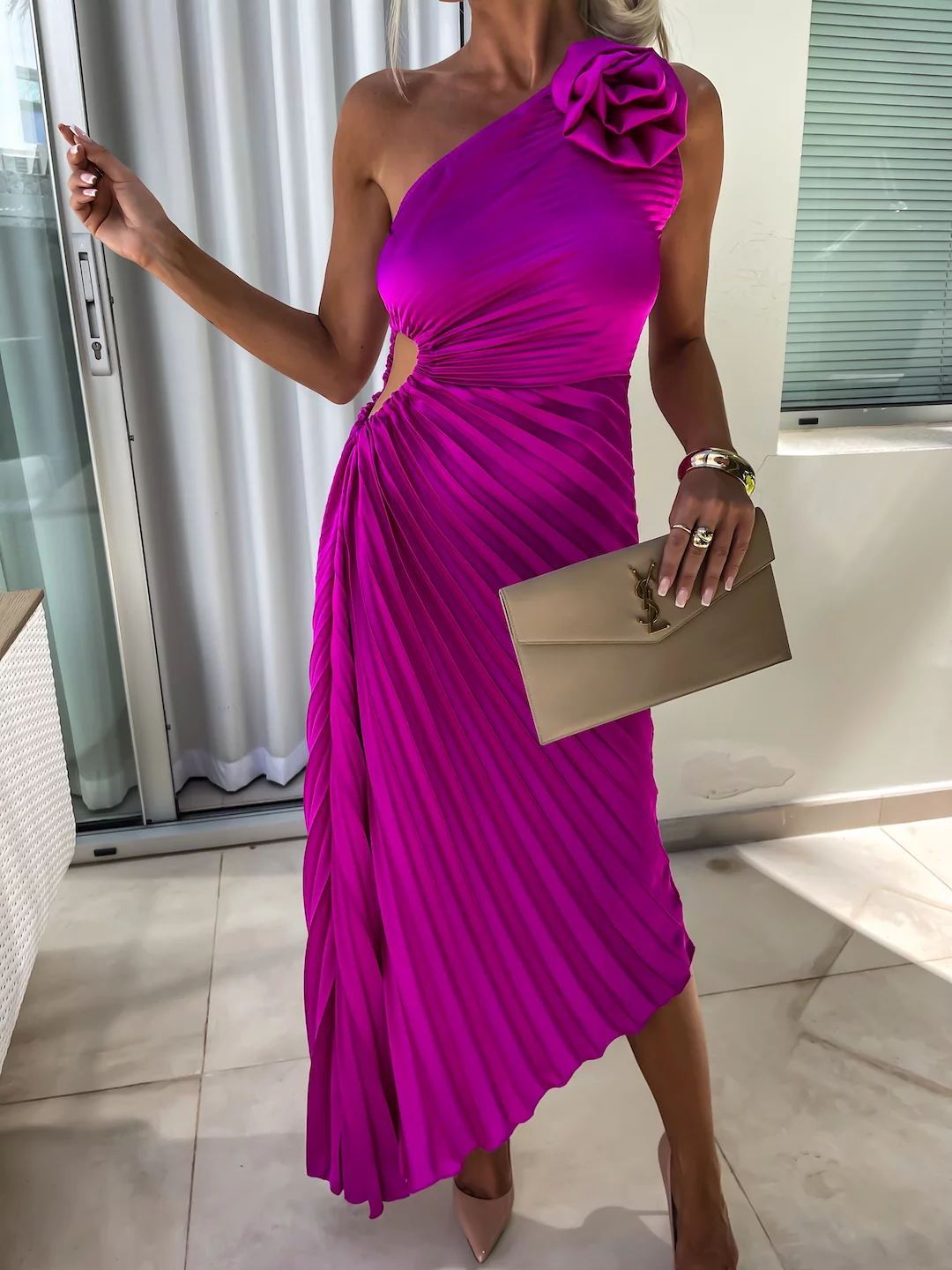 Ins Pleated One-shoulder Dress With Big Rose Flower
