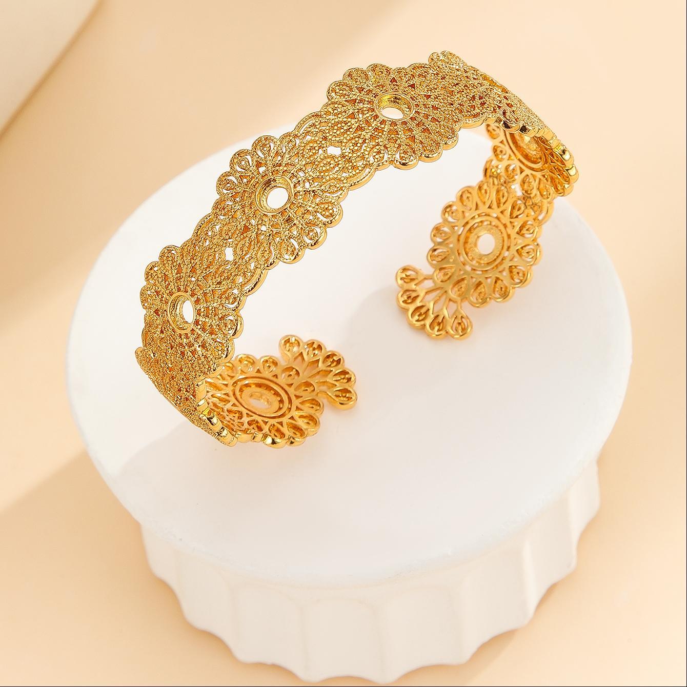 1 piece Luxury Style Gold Bracelet Hollowed Out Lace