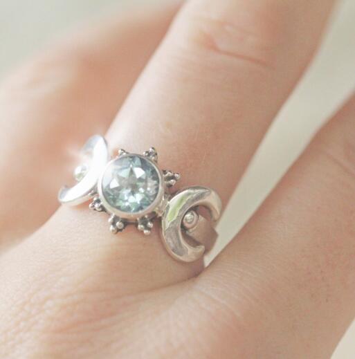 Vintage Thai Silver Moonstone Ring Ethnic Wind Diamond Ring