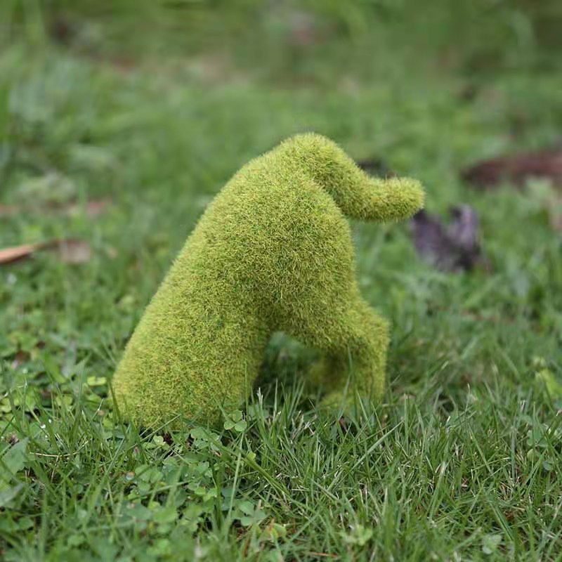 Decorative Peeing Dog in 4 Styles Green Artificial