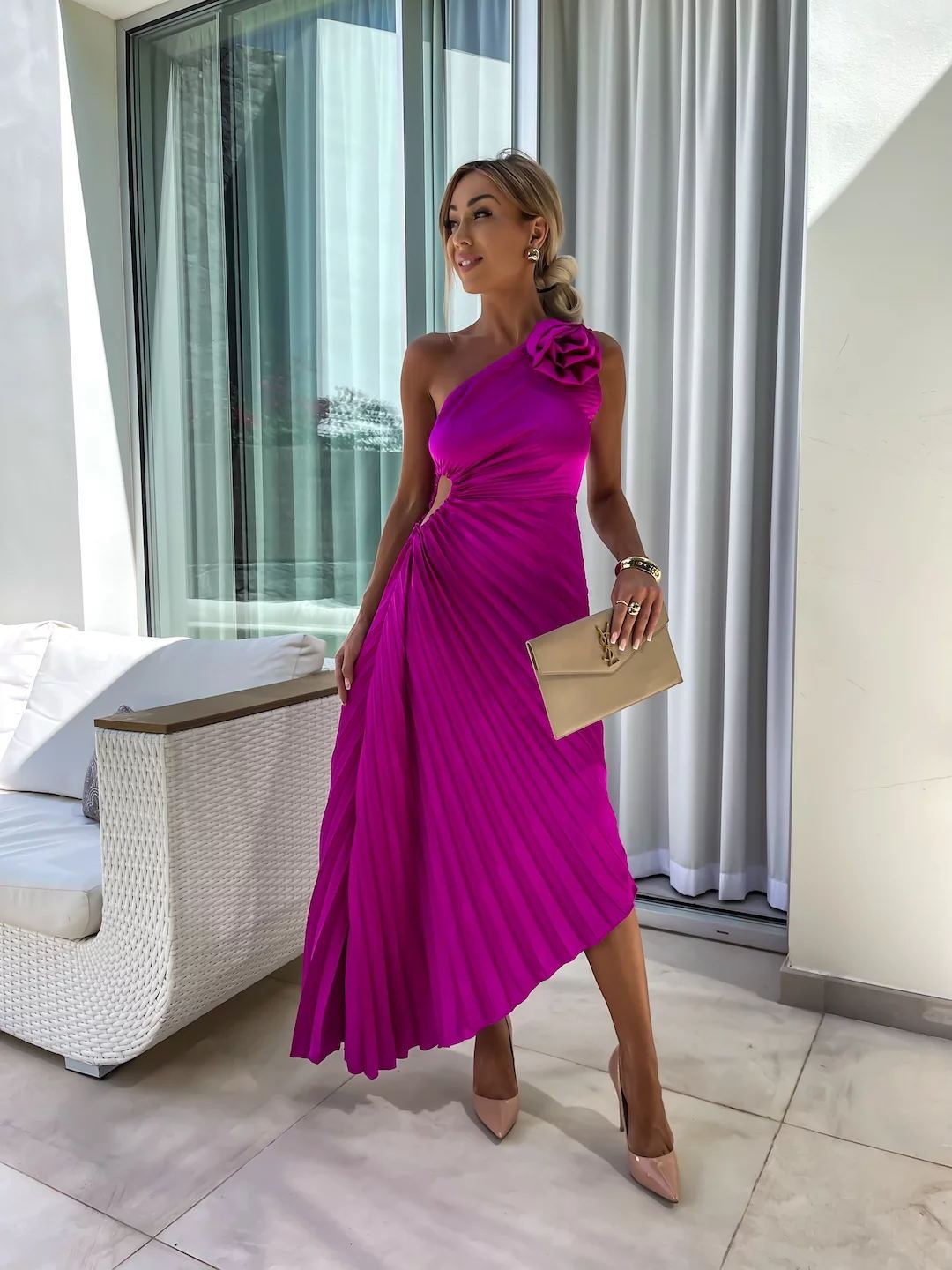 Ins Pleated One-shoulder Dress With Big Rose Flower