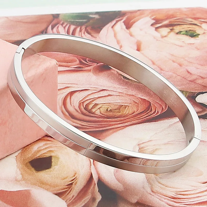 Semi-matte Semi-smooth Woman's Bangle Ladies