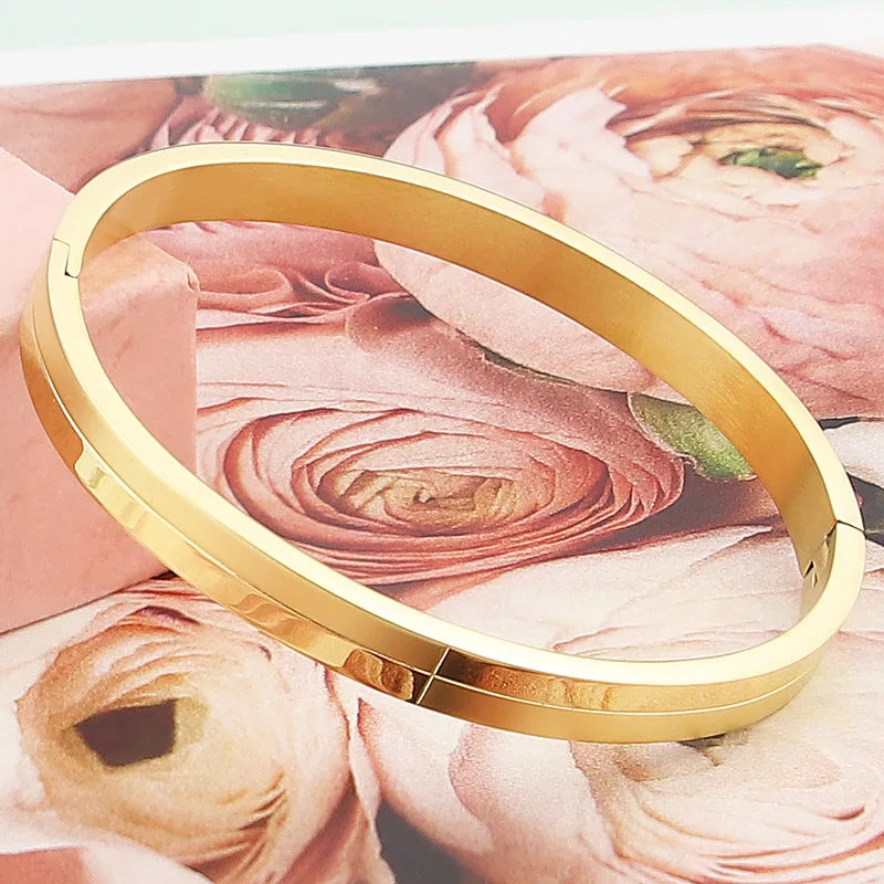 Semi-matte Semi-smooth Woman's Bangle Ladies