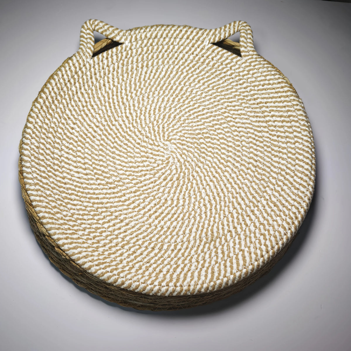 Suitable for Small to Medium Cats, 2-In-1 Round Cat Scratching