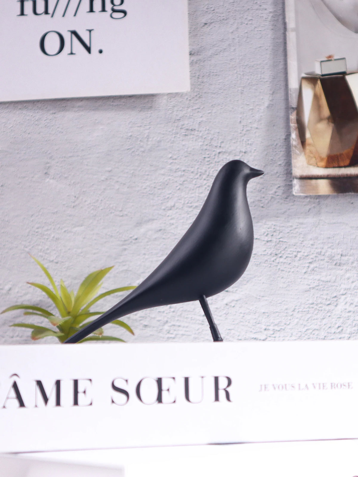 Nordic Style Minimalist Bird Sculpture Resin Craft Artwork
