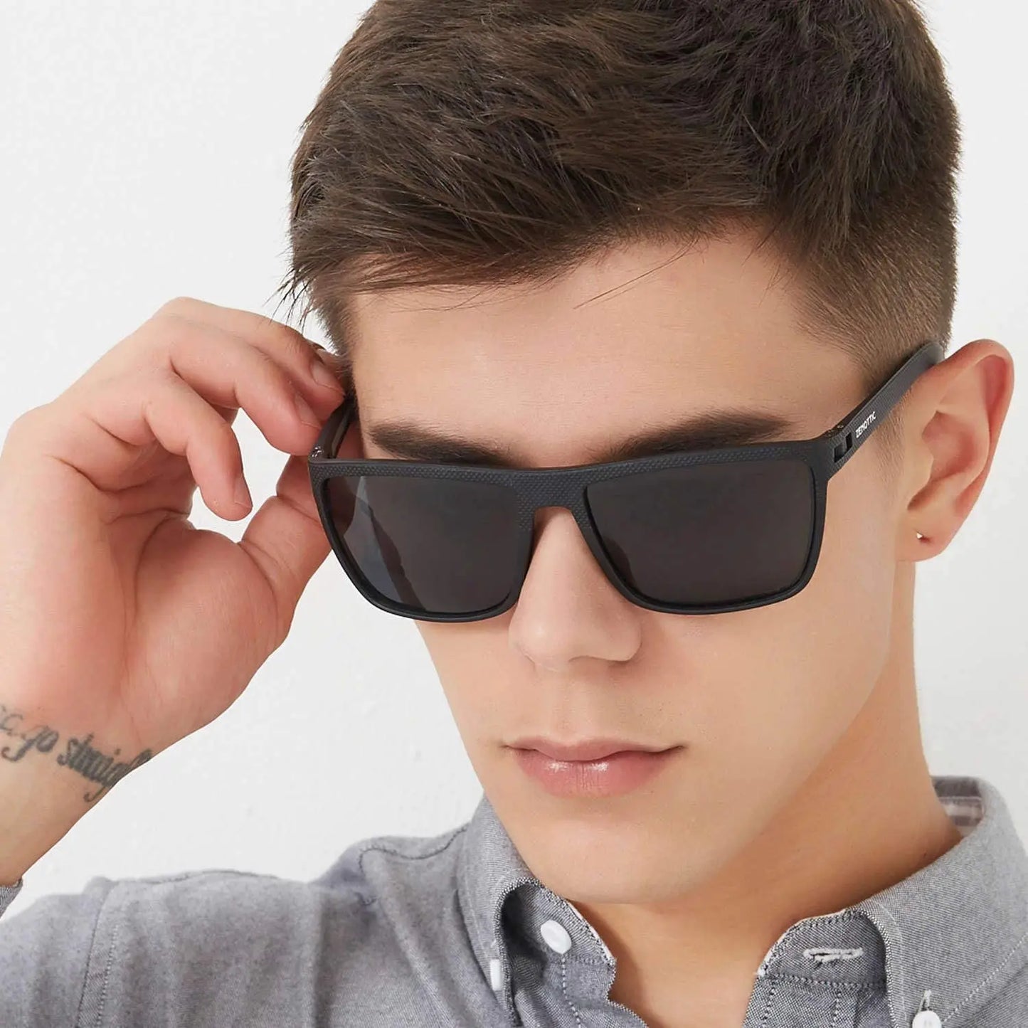 ZENOTTIC Fashion Polarized Sunglasses Shade  Lightweight