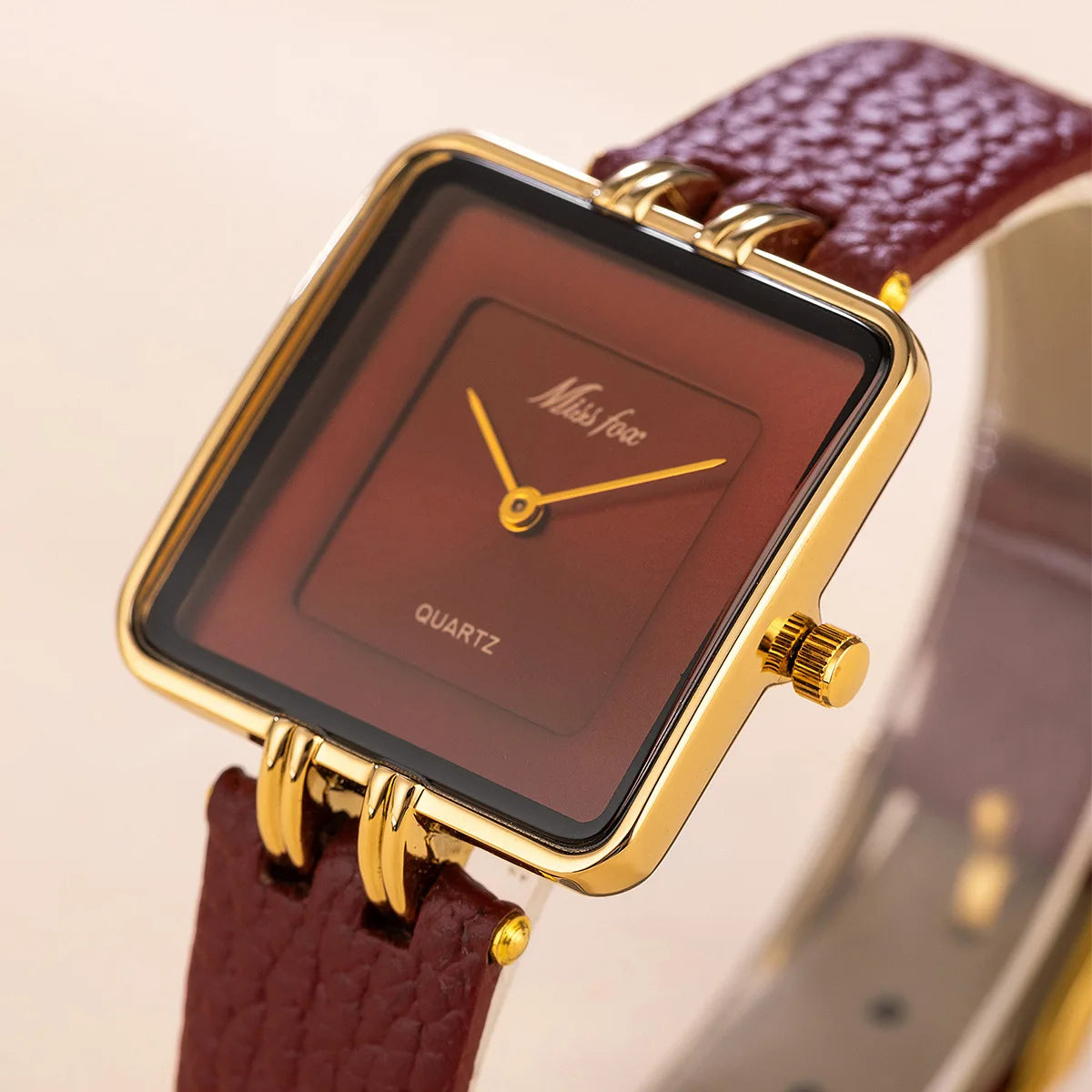 New Fashion Watch Women Casual Leather Strap Quartz