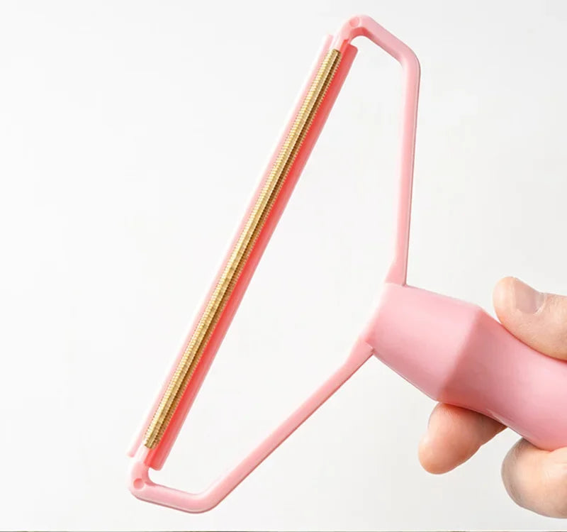 Lint remover pellet scraper for clothes pet hair cleaning roller