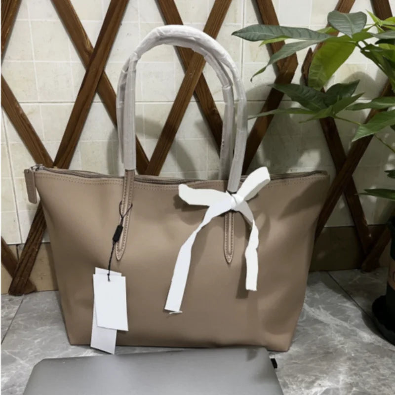 New Premium Trendy Large Capacity Women Commuter Bag