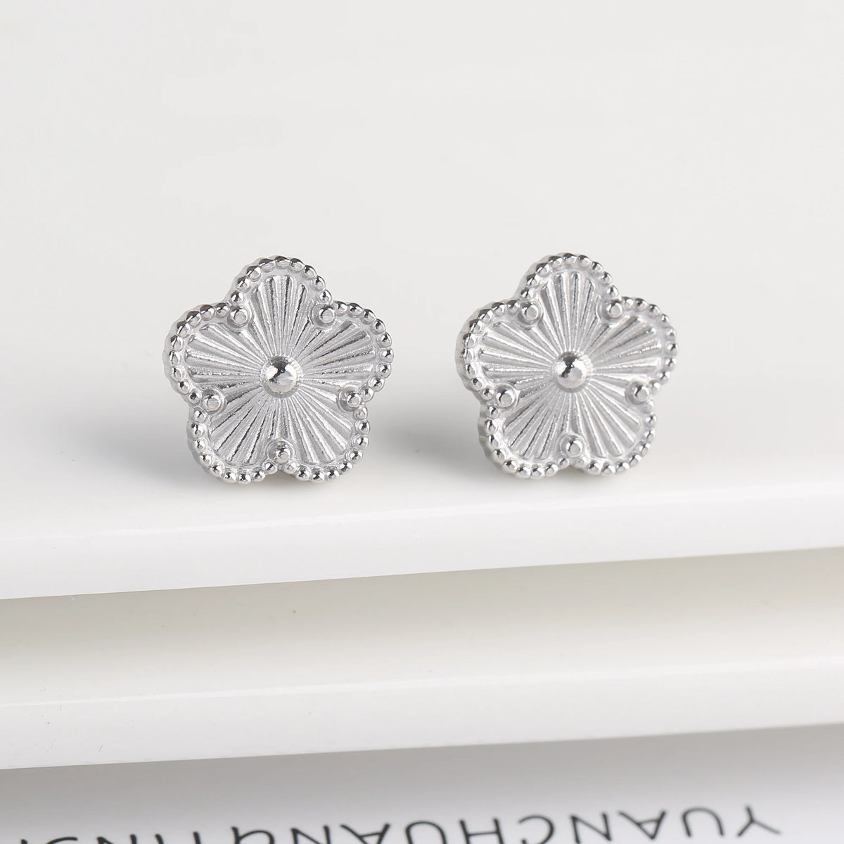 Stainless Steel Laser Five Leaf Flower Petal Adjustable Clover