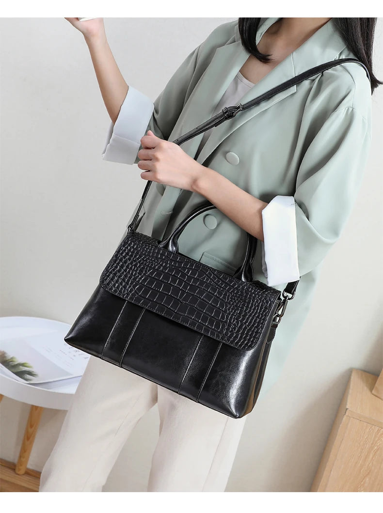 Women's Cowhide Genuine Leather Bag Crossbody Design