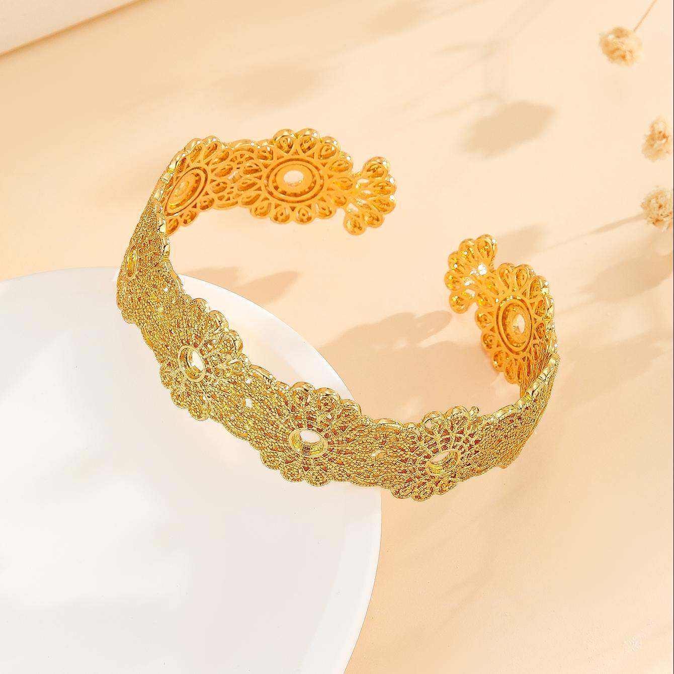 1 piece Luxury Style Gold Bracelet Hollowed Out Lace